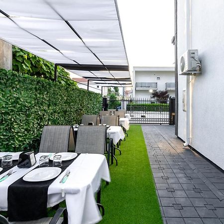 Apart-Hotel Prestige Улцин Екстериор снимка