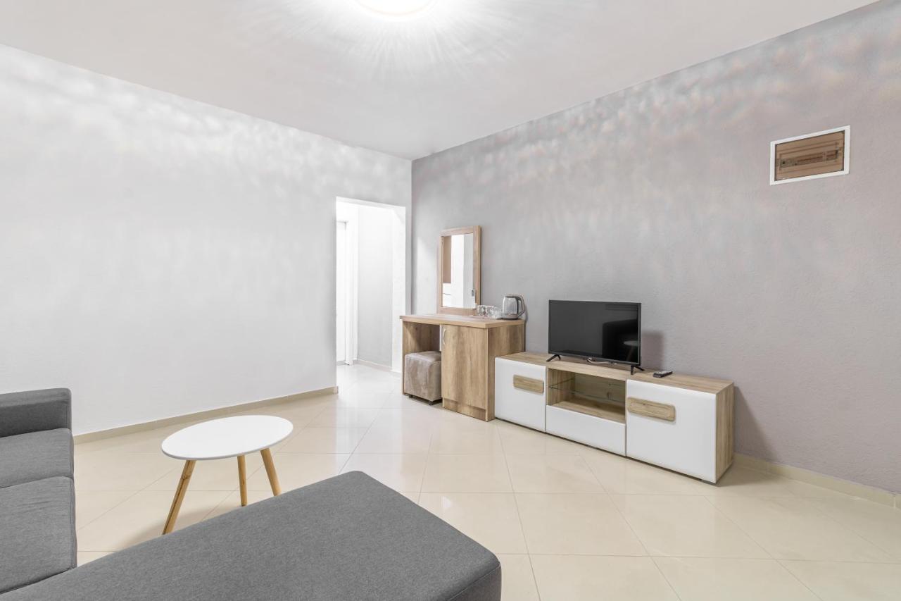 Apart-Hotel Prestige Улцин Екстериор снимка